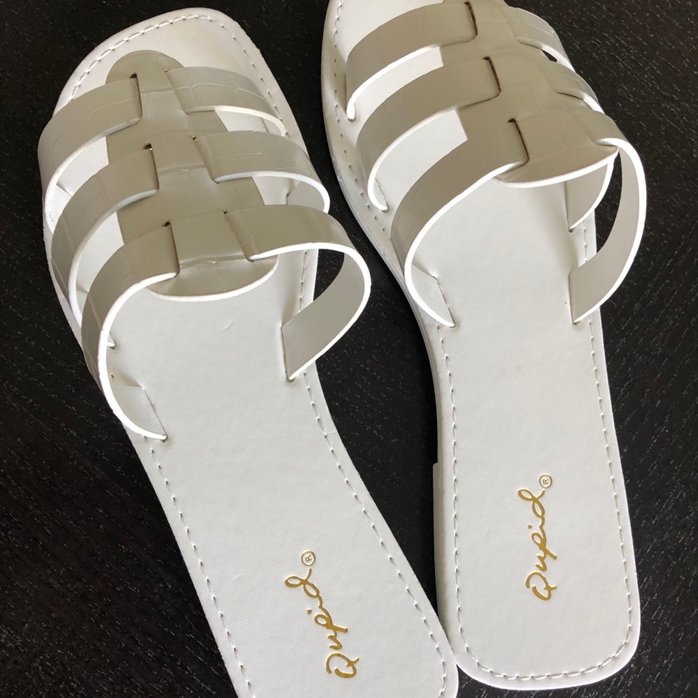 NWT Qupid strappy sandals 5.5